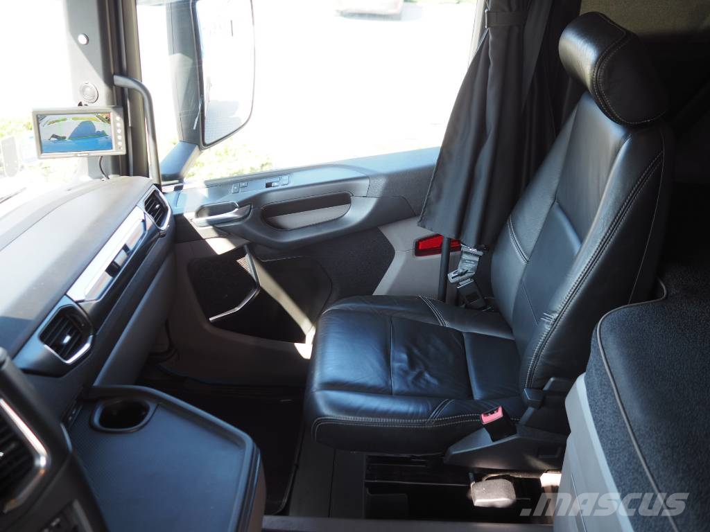 Scania R500 6x2/4 + Recker SA-DLS Camiones plataforma