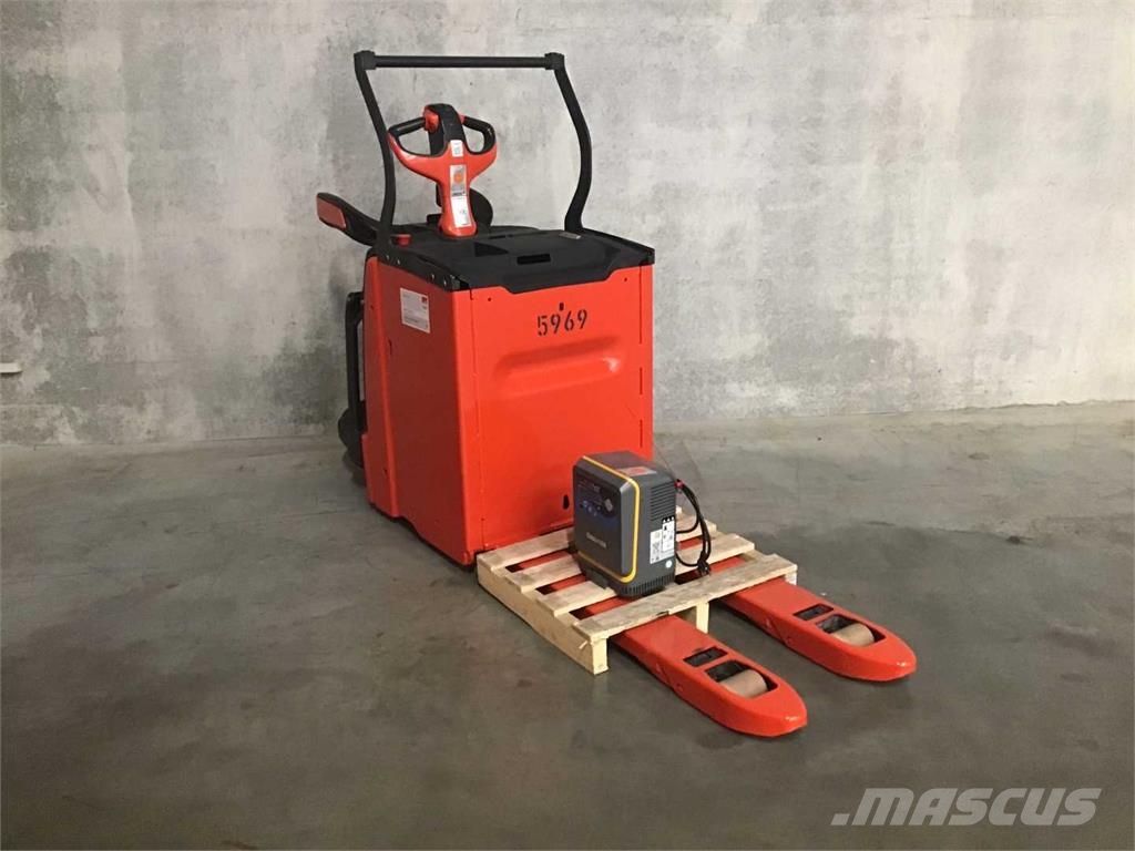 Linde T20AP Lavansiirtotrukit ajotasolla