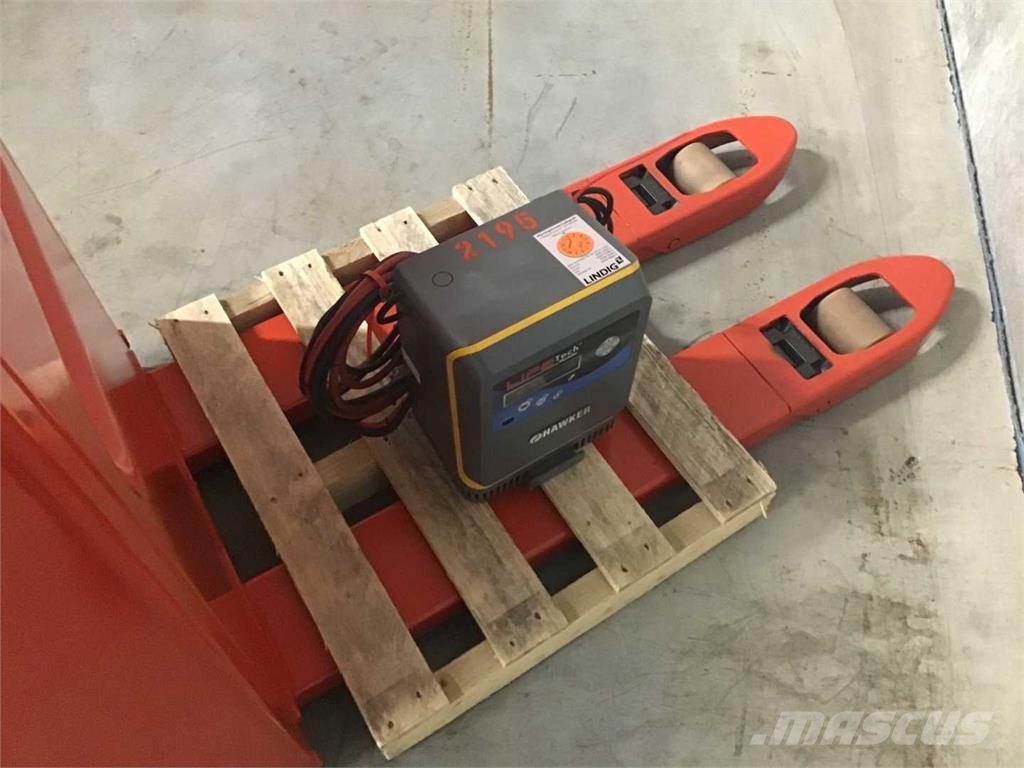 Linde T20AP Lavansiirtotrukit ajotasolla
