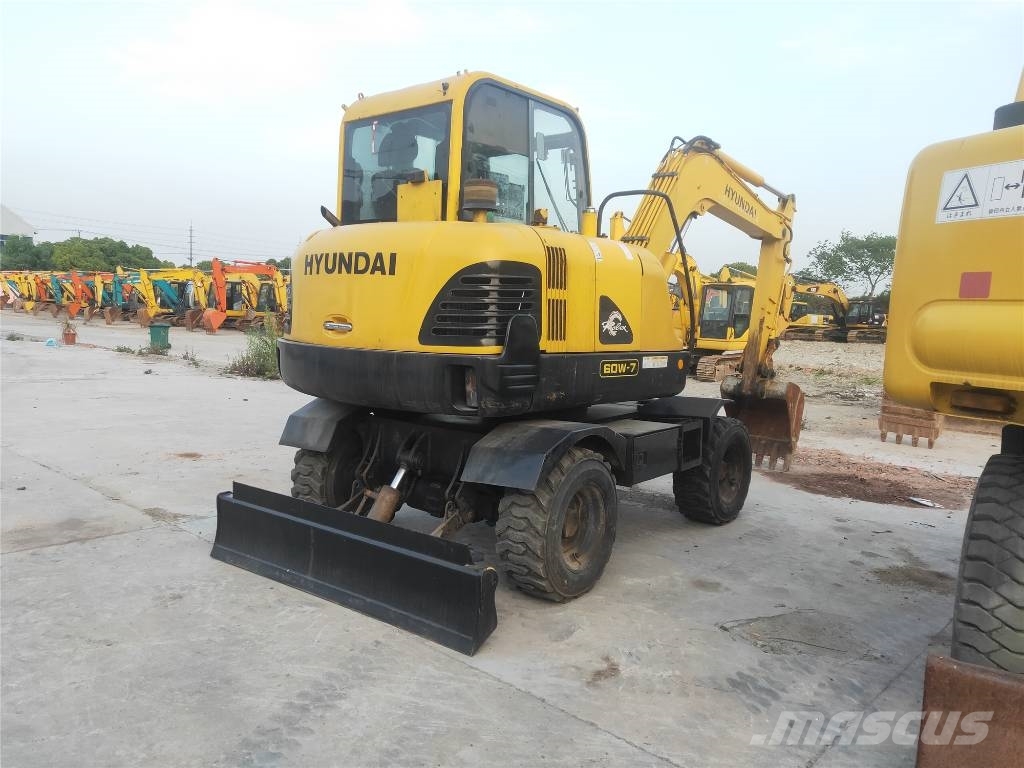 Hyundai R60W-7 Excavadoras de ruedas