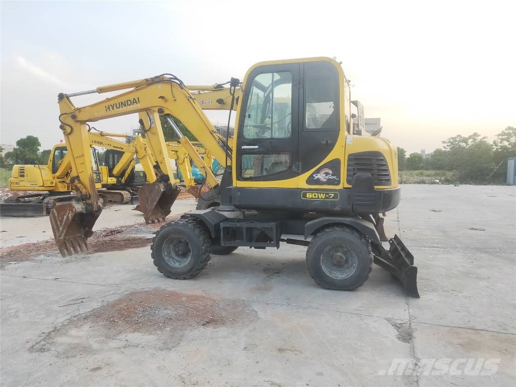 Hyundai R60W-7 Excavadoras de ruedas