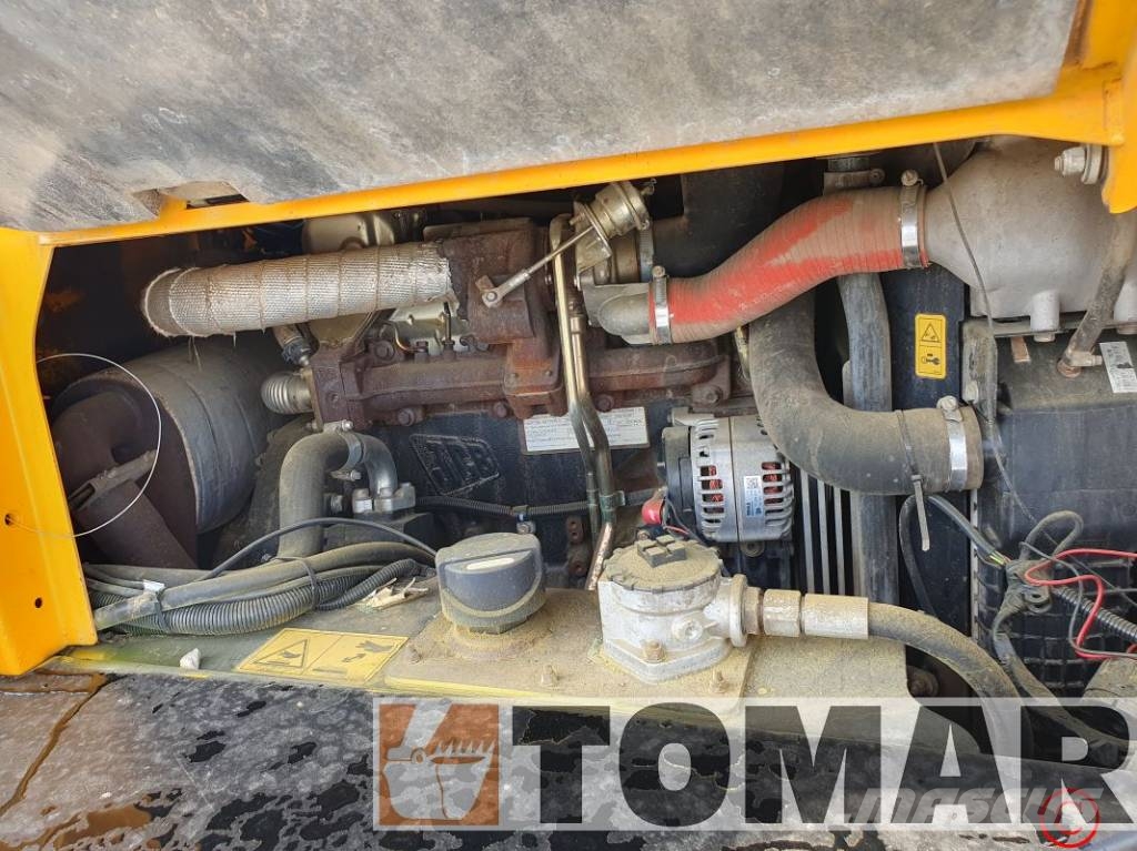 JCB 6 TST عربات نقل قلابة للمواقع