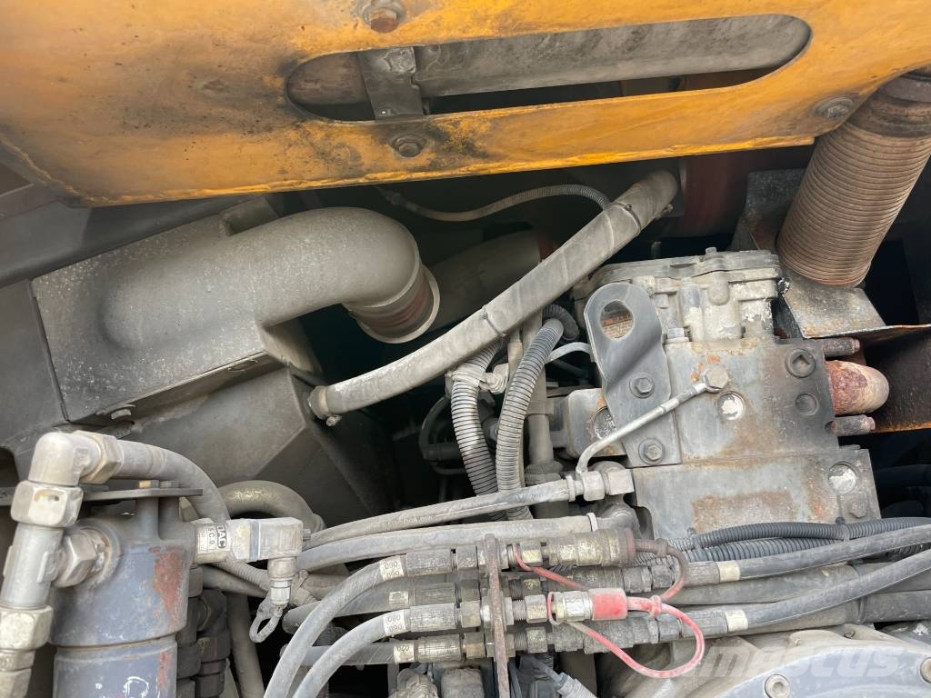 Wirtgen W 100 F Asfalta dzesēšanas iekārtas