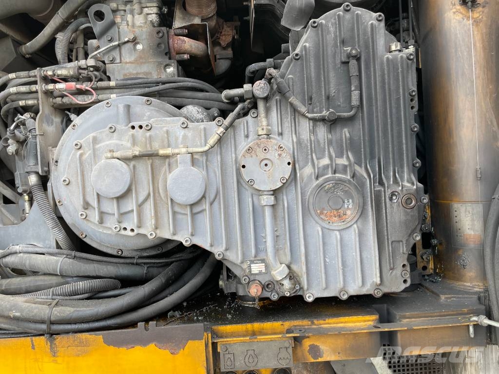 Wirtgen W 100 F Asfalta dzesēšanas iekārtas