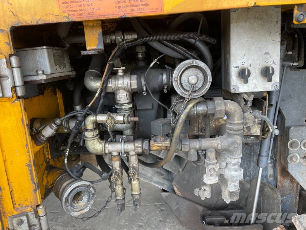 Wirtgen W 100 F Asfalta dzesēšanas iekārtas