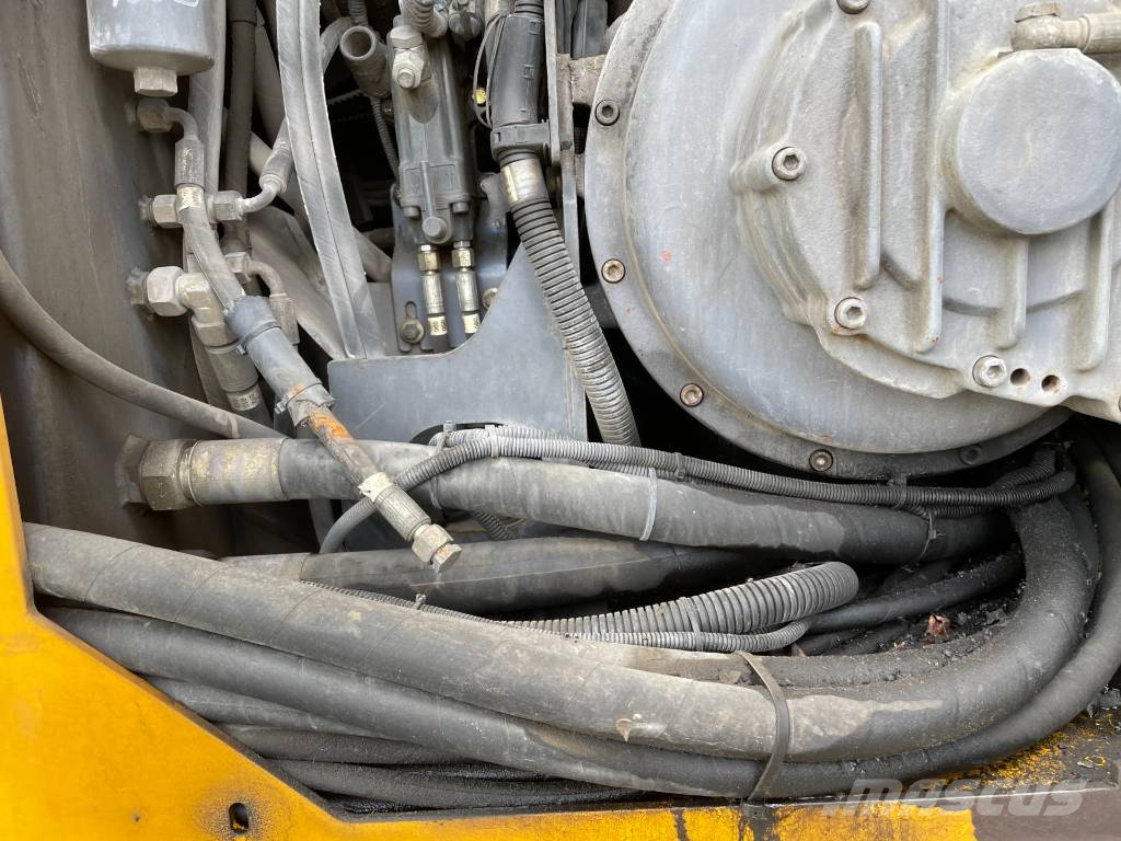 Wirtgen W 100 F Asfalta dzesēšanas iekārtas