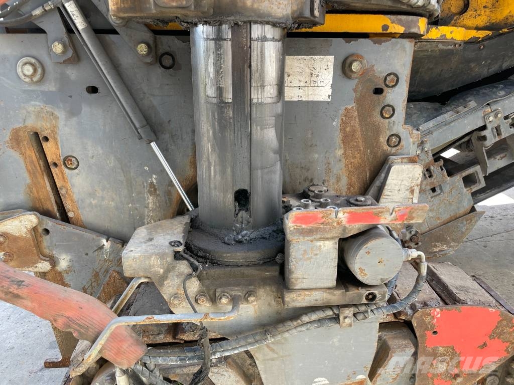 Wirtgen W 100 F Asfalta dzesēšanas iekārtas