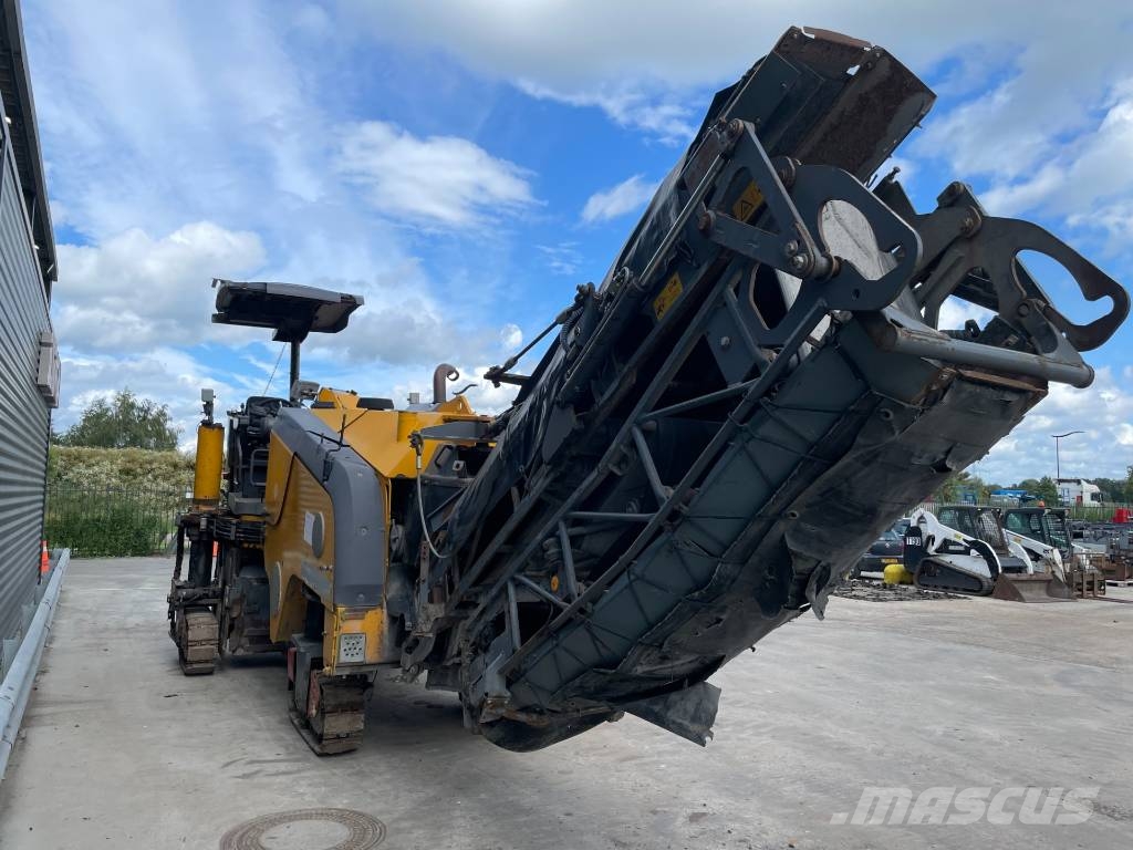 Wirtgen W 100 F Asfalta dzesēšanas iekārtas