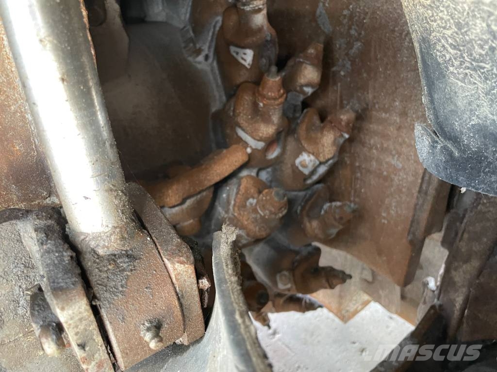 Wirtgen W 100 F Asfalta dzesēšanas iekārtas