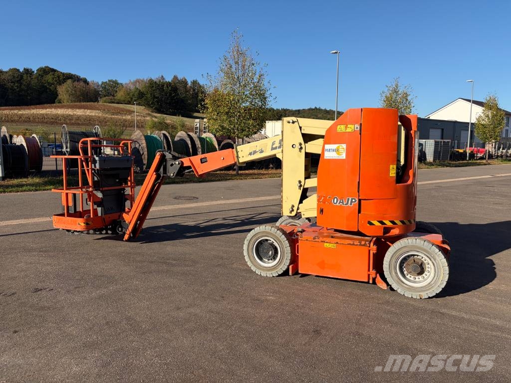 JLG E 300 AJP Strēles pacēlāji