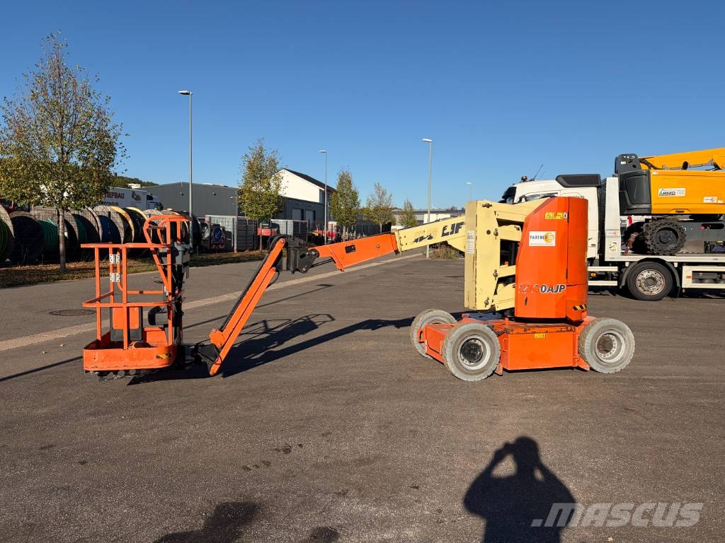 JLG E 300 AJP Strēles pacēlāji