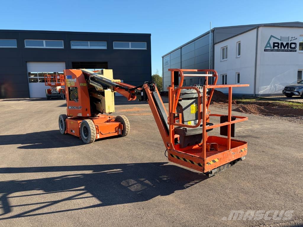 JLG E 300 AJP Strēles pacēlāji