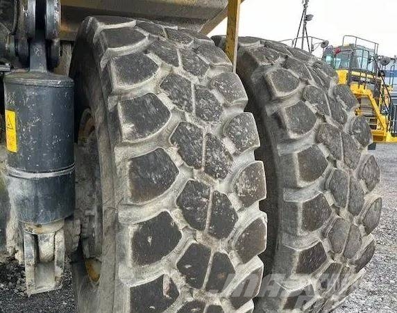 Komatsu HD 605-7E0 Άκαμπτα Dumper με ανατρεπόμενο κάδο