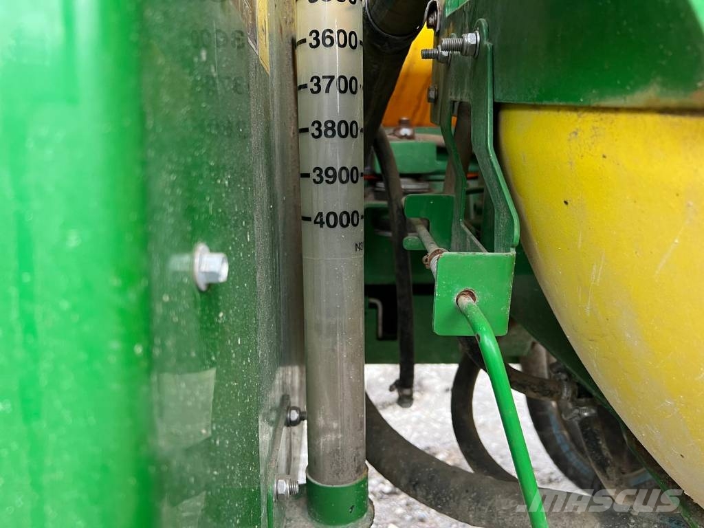 John Deere R4040i Itsekulkevat ruiskut