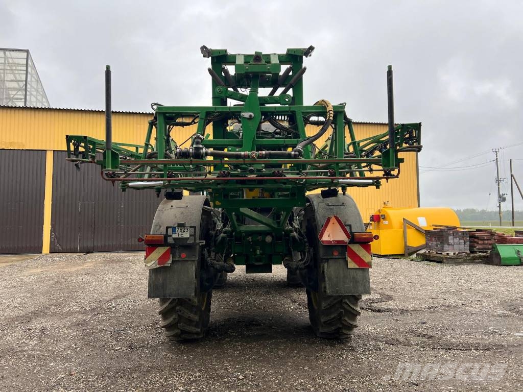 John Deere R4040i Itsekulkevat ruiskut