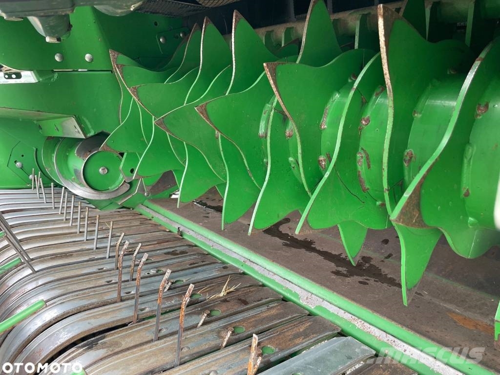 John Deere 864 RotoFlow Rundballenpressen