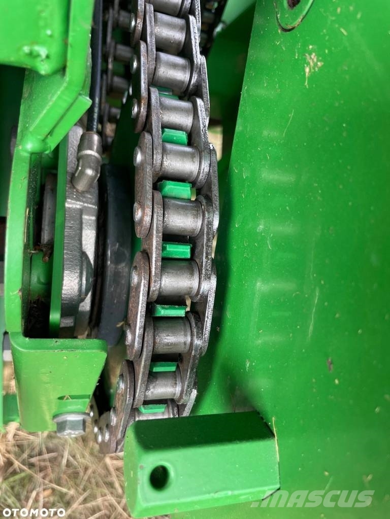 John Deere 864 RotoFlow Rundballenpressen