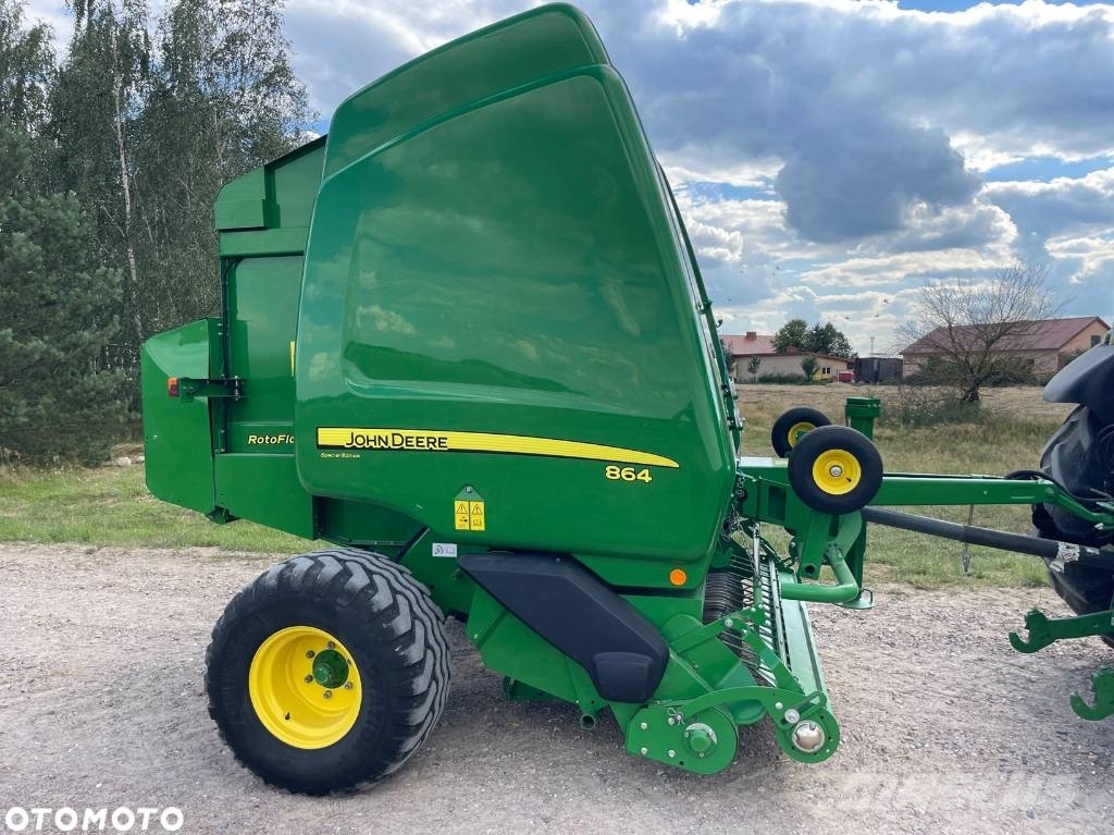 John Deere 864 RotoFlow Rundballenpressen