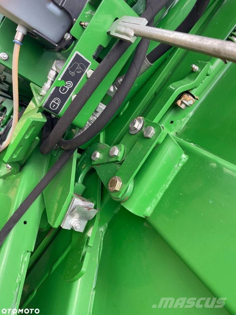 John Deere 864 RotoFlow Rundballenpressen