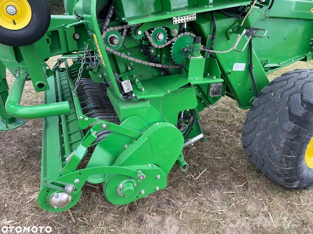 John Deere 864 RotoFlow Rundballenpressen