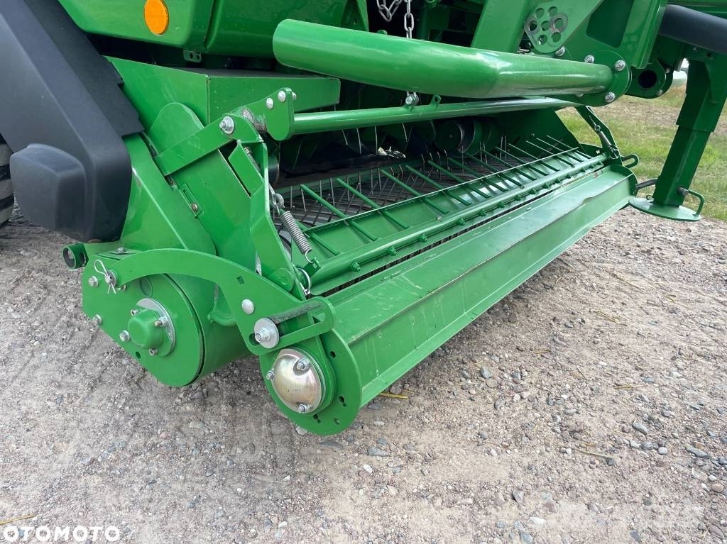 John Deere 864 RotoFlow Rundballenpressen