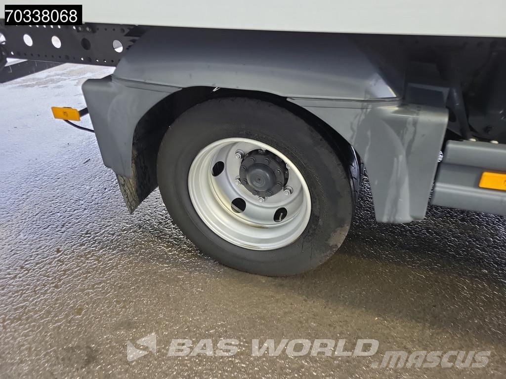 Mercedes-Benz Atego 816 4X2 AC Manual Euro 6 Furgons