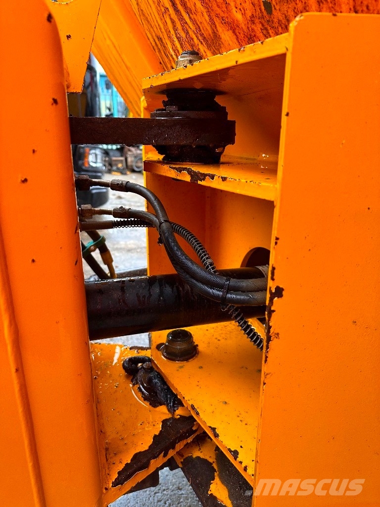 Thwaites 6T Minidumper