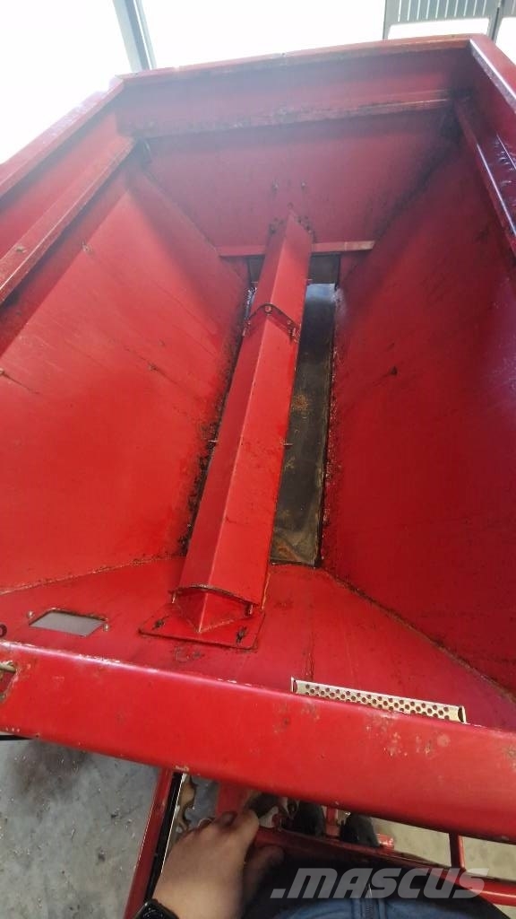 Bredal K 65 Mineral spreaders