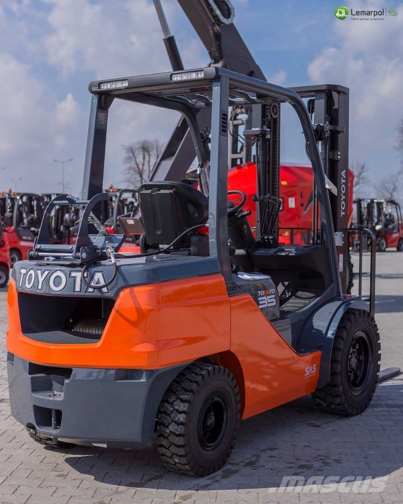 Toyota 02-8 FGJF 35 Περονοφόρα ανυψωτικά κλαρκ με φυσικό αέριο LPG
