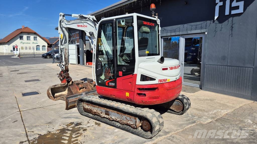 Takeuchi TB260 - POWERTILT - 3X BUCKETS - 2018 YEAR Minigraafmachines < 7t