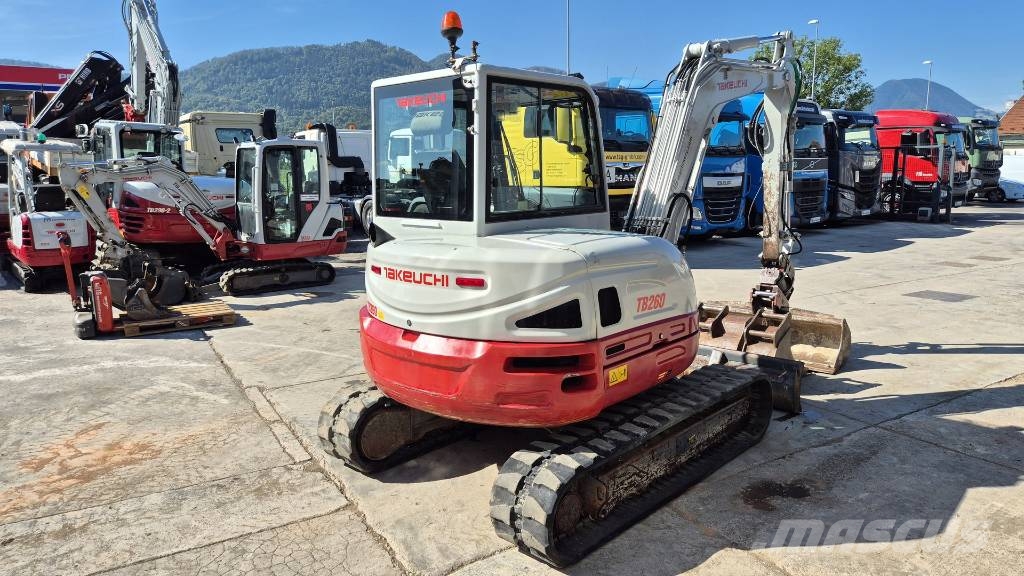 Takeuchi TB260 - POWERTILT - 3X BUCKETS - 2018 YEAR Minigraafmachines < 7t