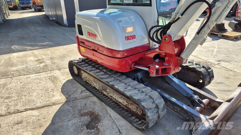 Takeuchi TB260 - POWERTILT - 3X BUCKETS - 2018 YEAR Minigraafmachines < 7t