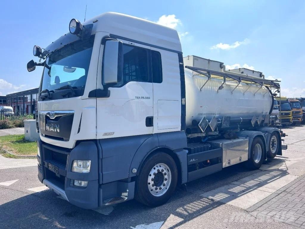 MAN TGX 26.560 6X2 EURO 6 - 11.500L VACUUM CLEANER - 2 Комби / вакуум камиони