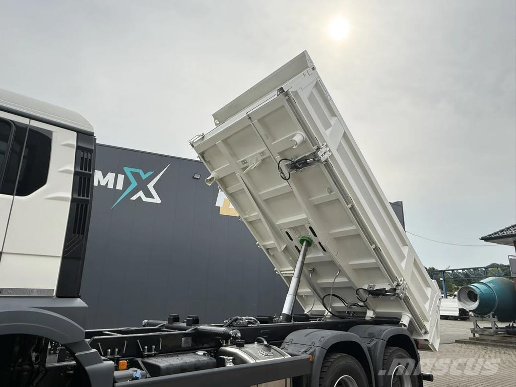 MAN TGS 33.440 MAN TGS 33.440 6x6 3-Seiten- Kipper Eur Tipper trucks