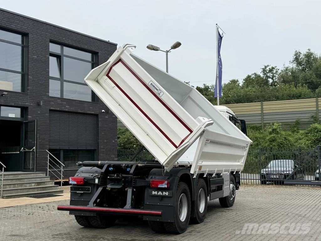 MAN TGS 33.440 MAN TGS 33.440 6x6 3-Seiten- Kipper Eur Tipper trucks