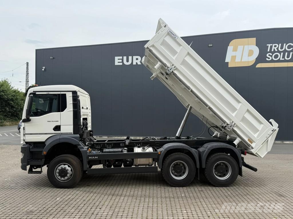 MAN TGS 33.440 MAN TGS 33.440 6x6 3-Seiten- Kipper Eur Tipper trucks