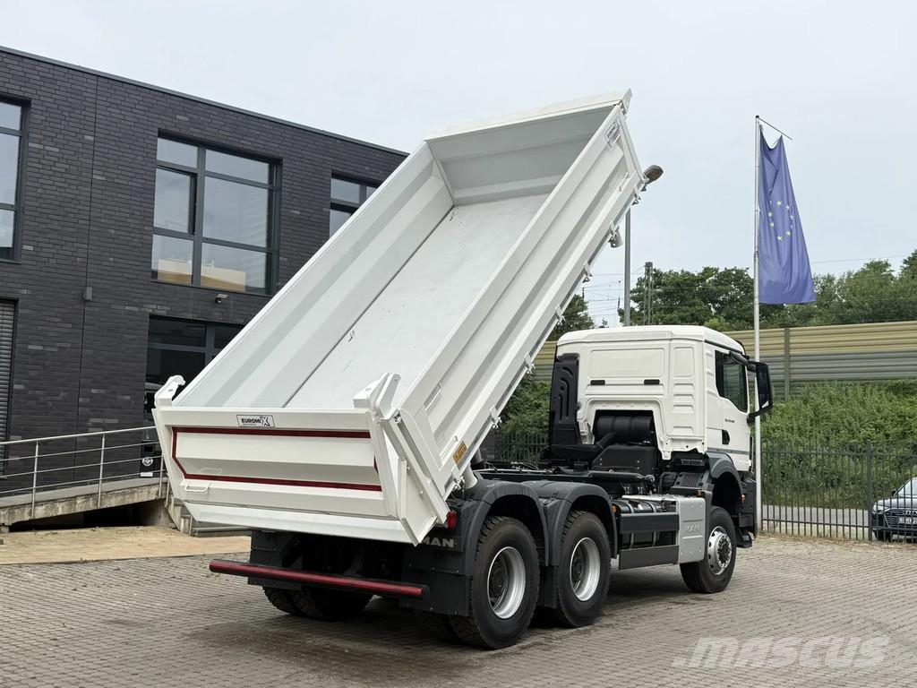 MAN TGS 33.440 MAN TGS 33.440 6x6 3-Seiten- Kipper Eur Tipper trucks