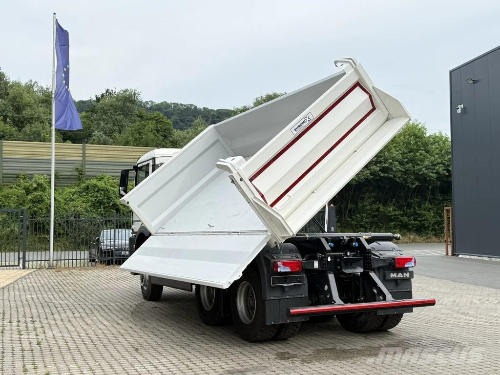 MAN TGS 33.440 MAN TGS 33.440 6x6 3-Seiten- Kipper Eur Tipper trucks