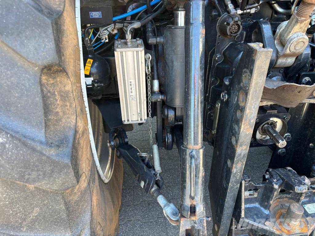 Case IH Puma 240 CVX الجرارات