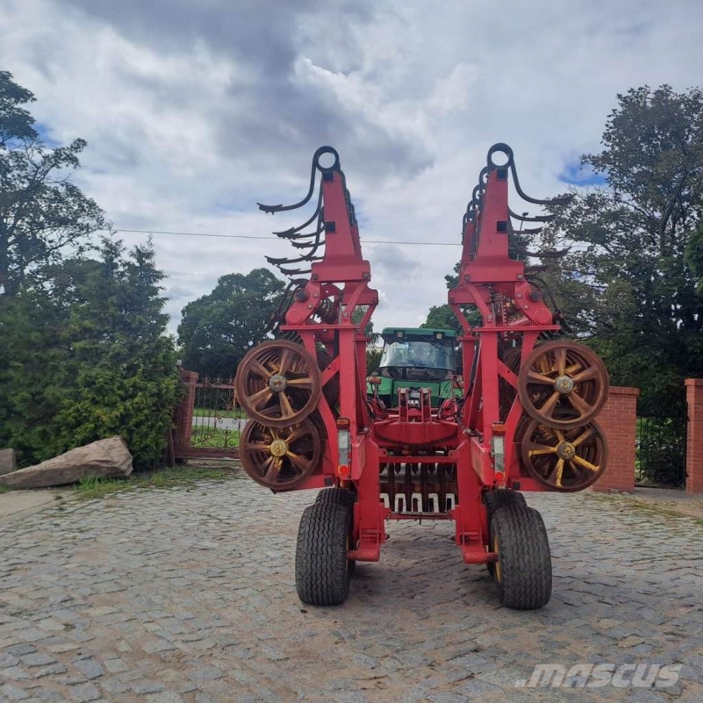 Väderstad Rexius 630 ماكينات وملحقات زراعة أخرى