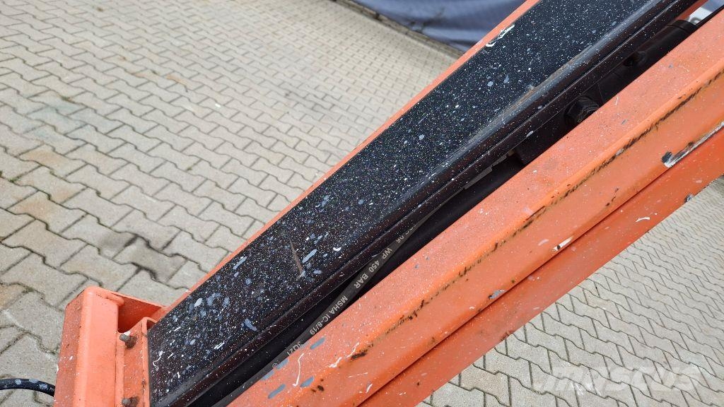 JLG M600JP Articulated boom lifts