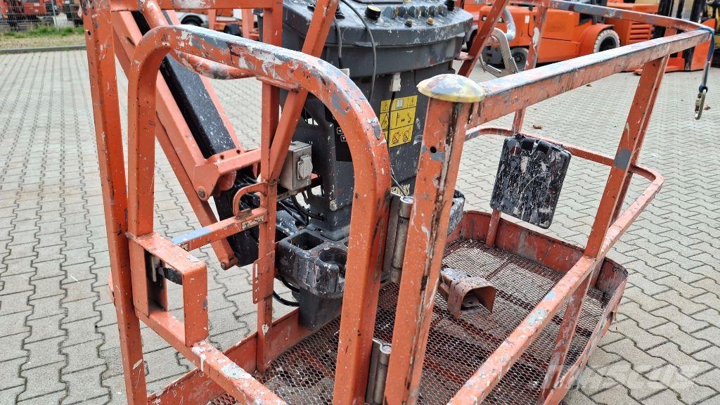 JLG M600JP Articulated boom lifts