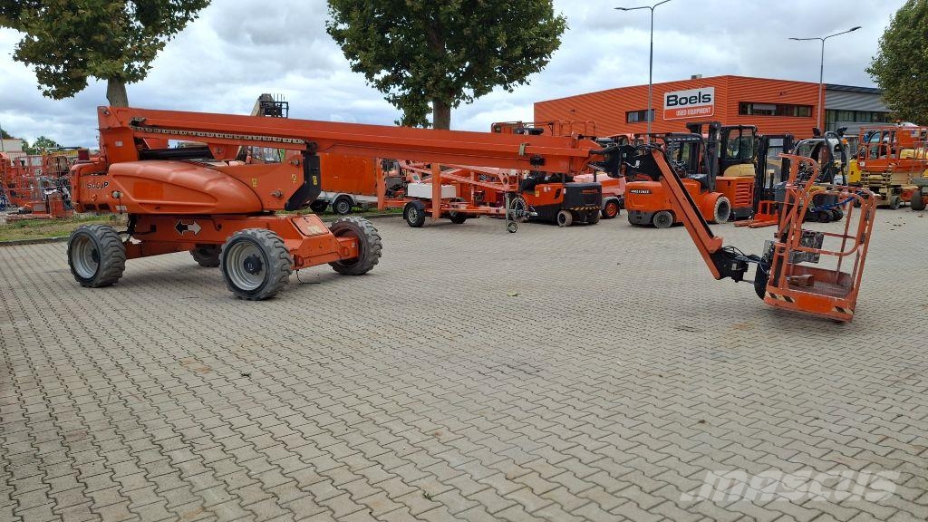 JLG M600JP Articulated boom lifts