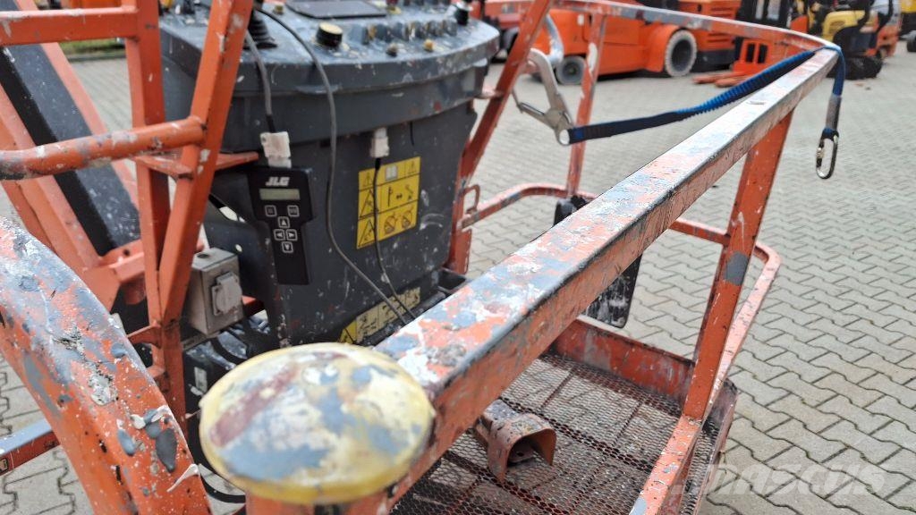 JLG M600JP Articulated boom lifts