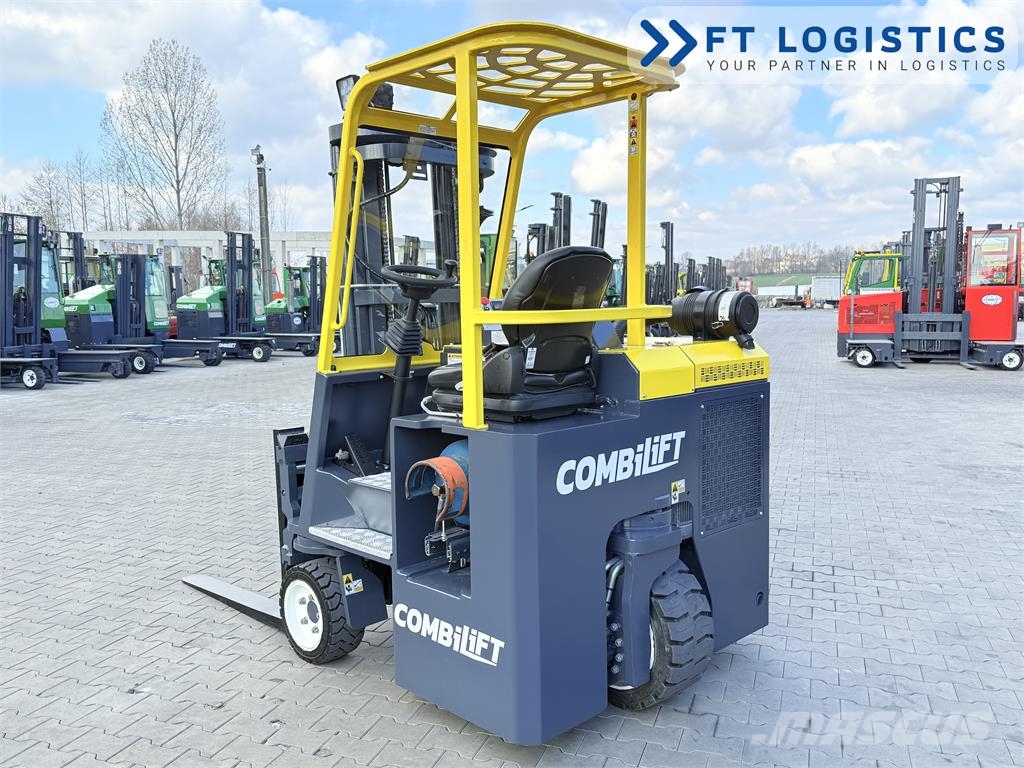 Combilift CB2500 | GAS | TRIPLEX 4900MM | FREE-LIFT | FORK-P Four-way truck