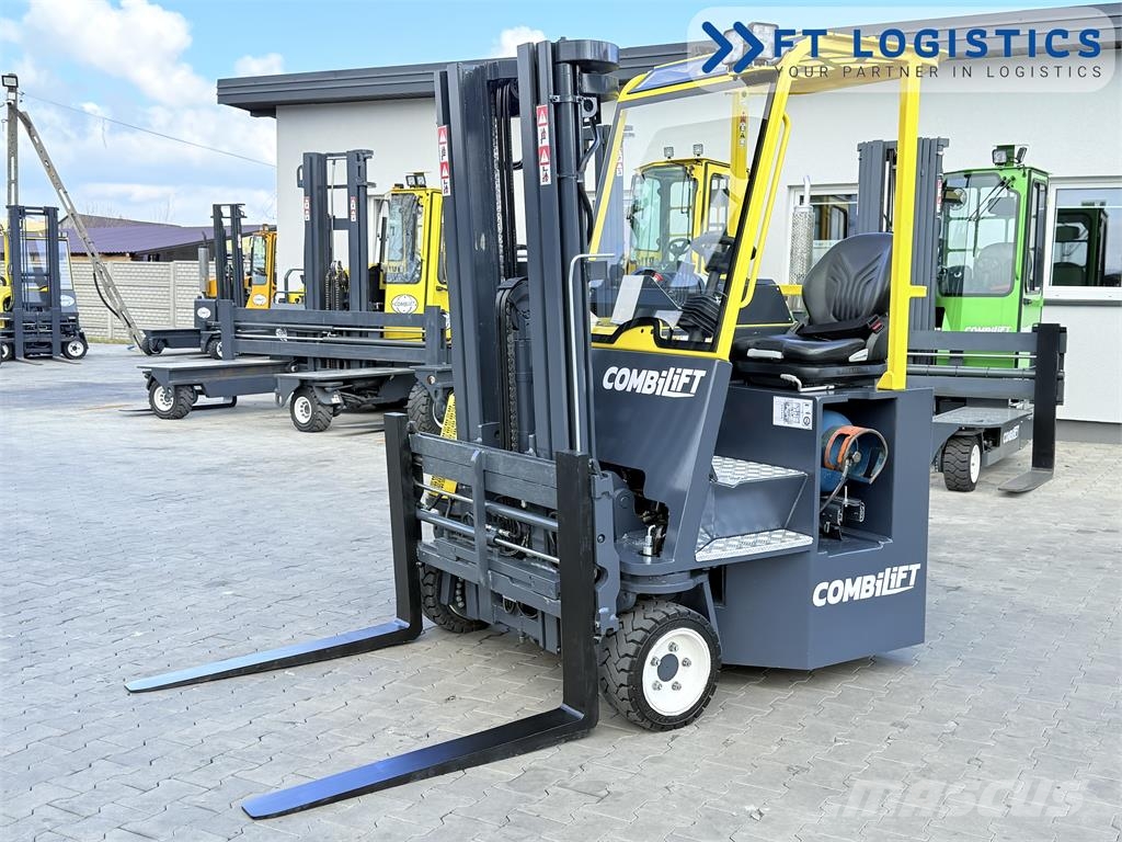 Combilift CB2500 | GAS | TRIPLEX 4900MM | FREE-LIFT | FORK-P Four-way truck
