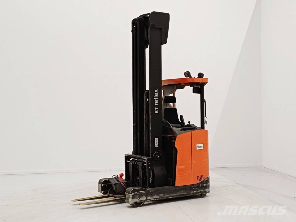 Toyota RRE160HE Reachtruck voor hoog niveau