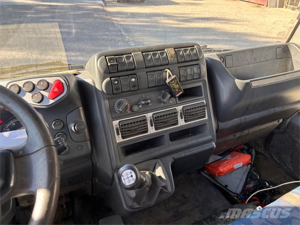Iveco EUROCARGO 150E25 + HR FASSI 95A23 Camion con sponde ribaltabili