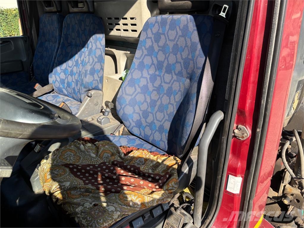 Iveco EUROCARGO 150E25 + HR FASSI 95A23 Camion con sponde ribaltabili