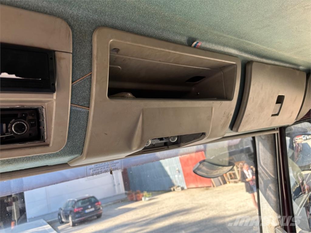 Iveco EUROCARGO 150E25 + HR FASSI 95A23 Camion con sponde ribaltabili